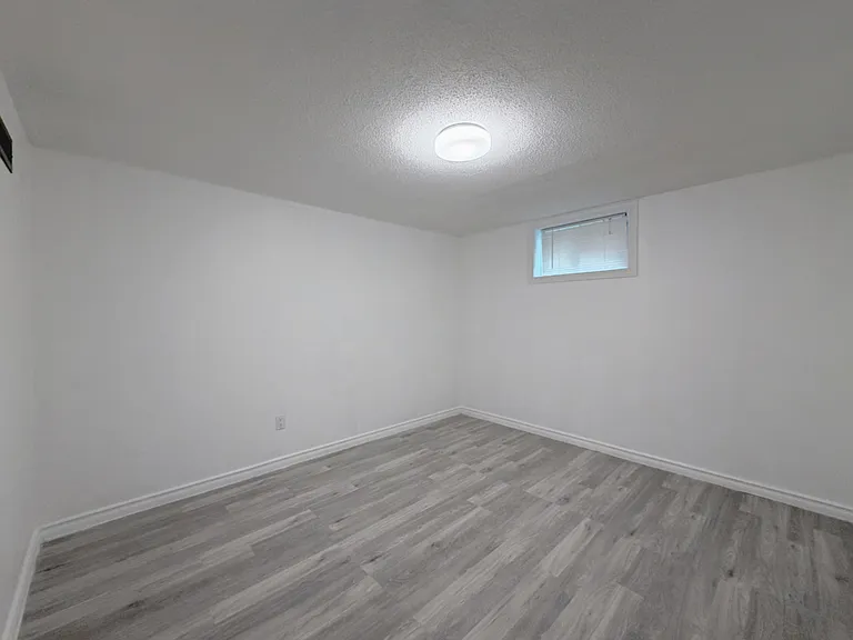 841 Garth St #2 — Photo 10