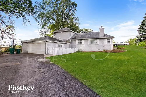 611 Oakwood Dr Photo 1