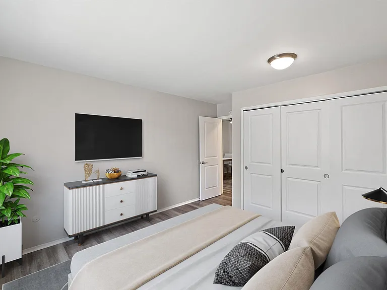 Town & Country Apartments - Wixom, MI — Photo 16