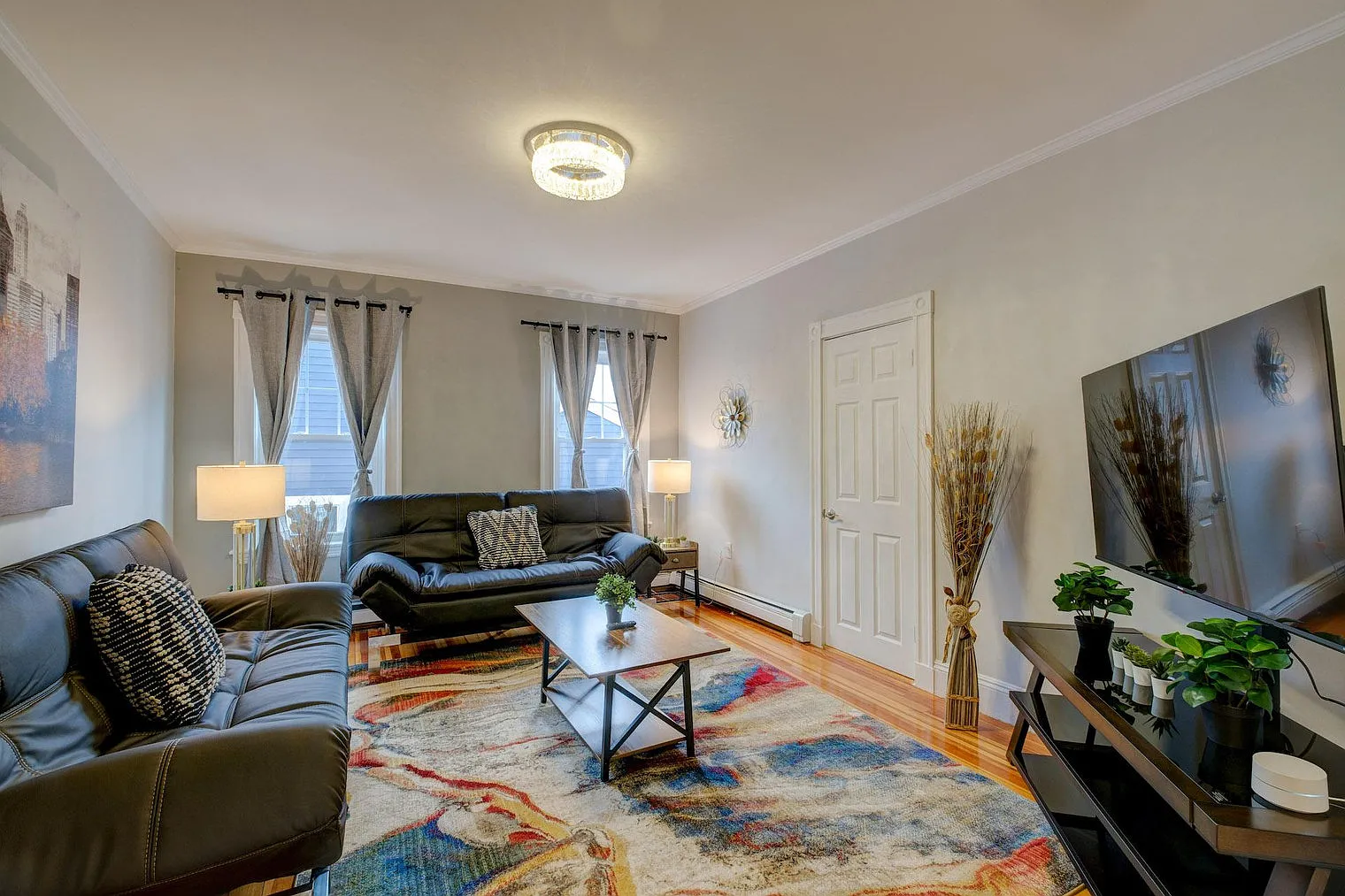 2 bed, 1.0 bath, 1001 sqft, $2,749 — Photo 2