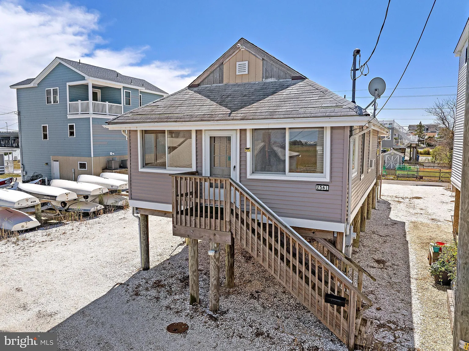 2561 2nd Ave photo 1
