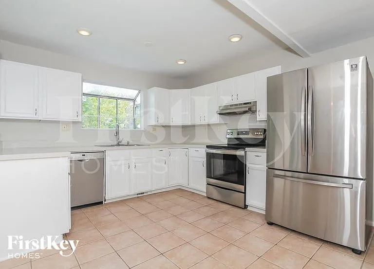 8635 Coran Dr — Photo 7
