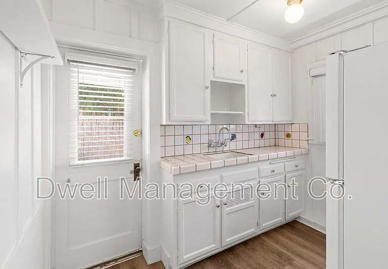 4535 Upland St — Photo 10