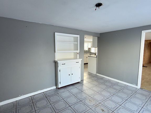 5th image of 158 Jordantown Rd