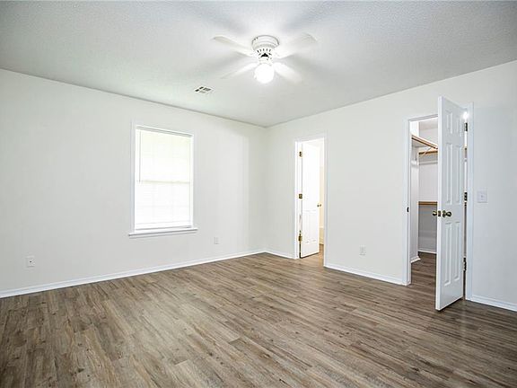 5th image of 2411 W Olrich St