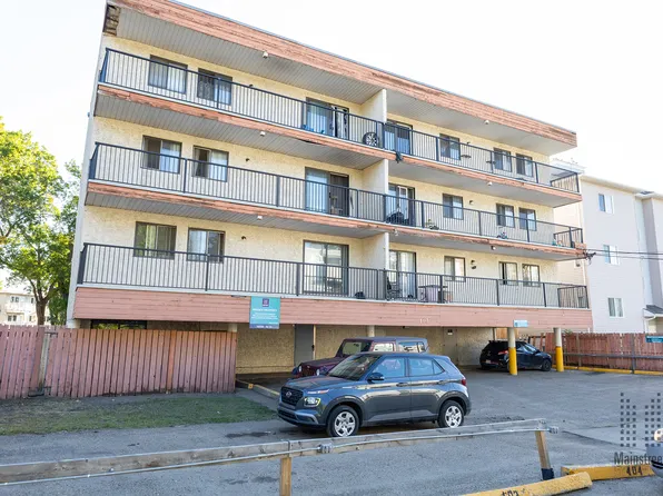 Windfall Court, 10356 92nd St NW, Edmonton, AB T5H 1T5