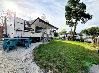 5414 Circle Dr, Weeki Wachee, FL 34607