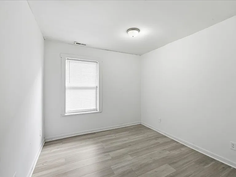 2828 N Gale St — Photo 10