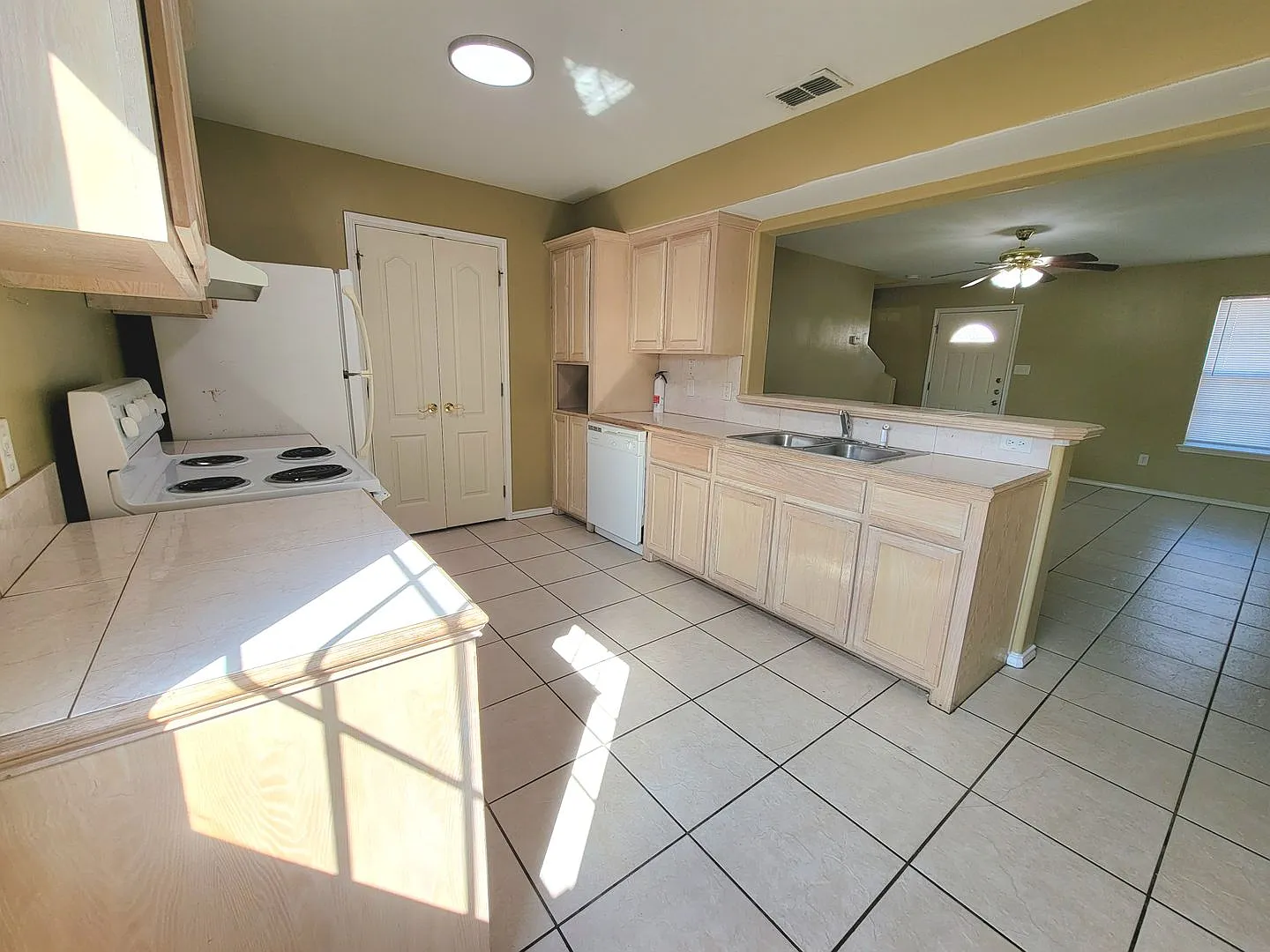 301 E. New Hampshire St.- 2 Bedroom/2.5 Bath — Photo 3