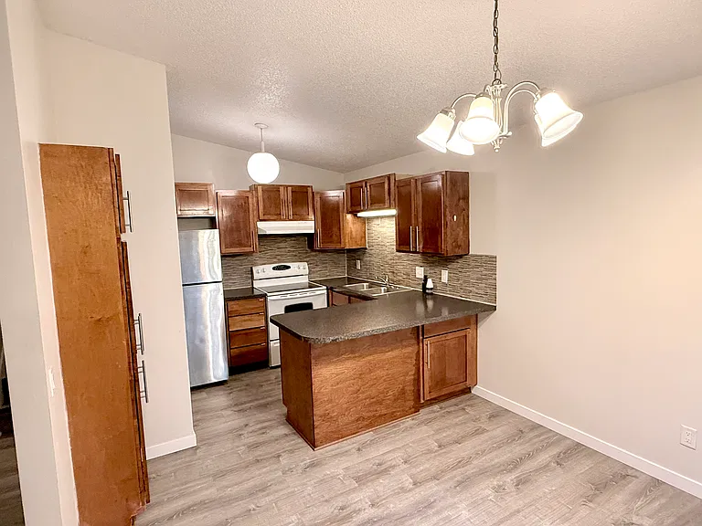 16199 Flagstaff Ct S — Photo 4