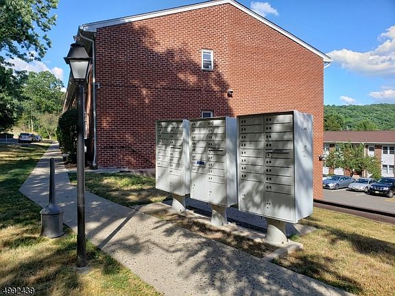 3rd image of 100 Pierson Miller Dr #23
