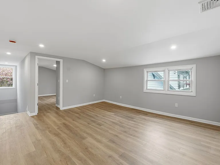341 Diamond Bridge Ave #2 — Photo 12
