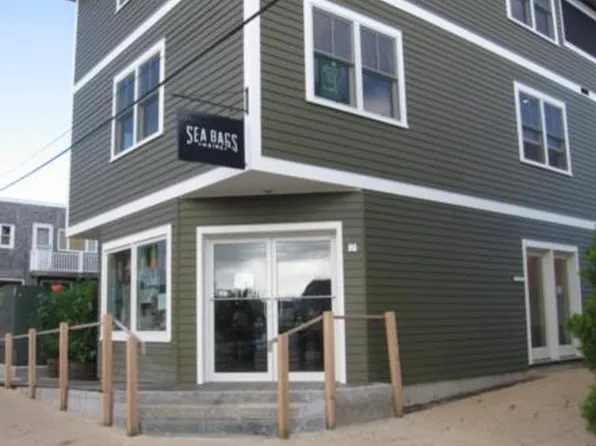2 Union St #A, Vineyard Haven, MA 02568