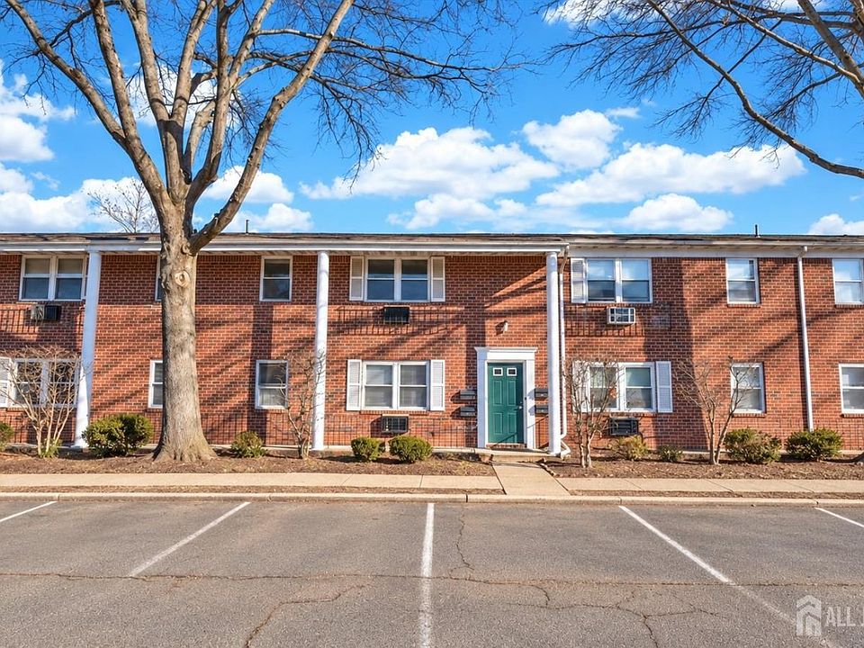 1st image of 289 Main St APT 11L