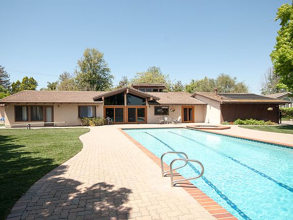 5th image of 90 Encino Ave