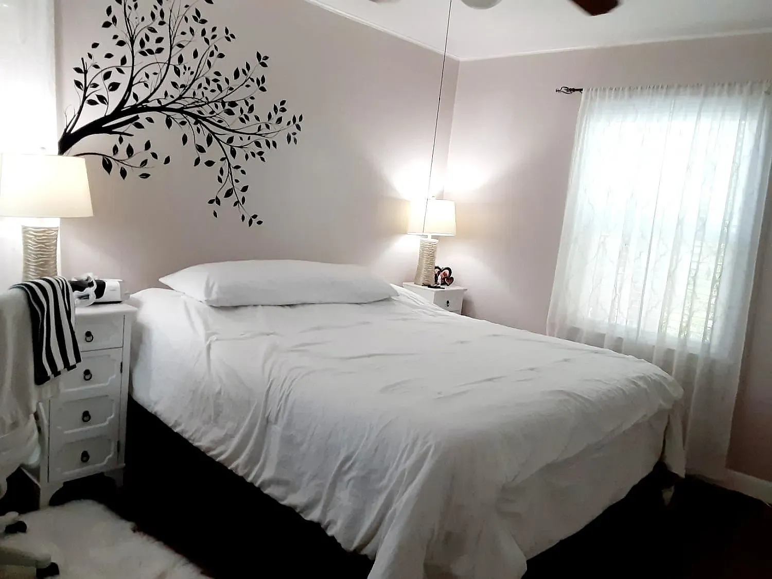 3 bed, 1074 sqft, $2,470 — Photo 2