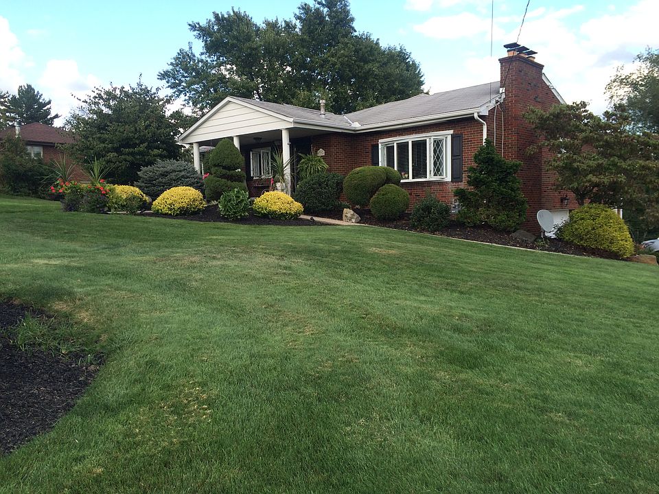 Welcome to 1236 Overlook Dr!