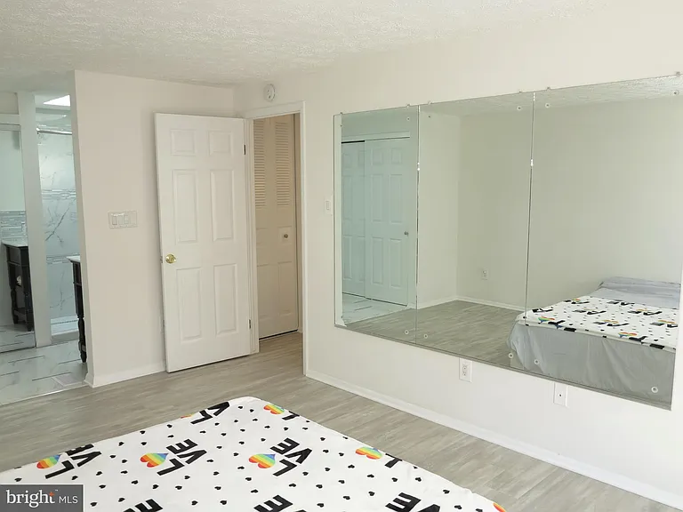 8406 Woodford Ct — Photo 22