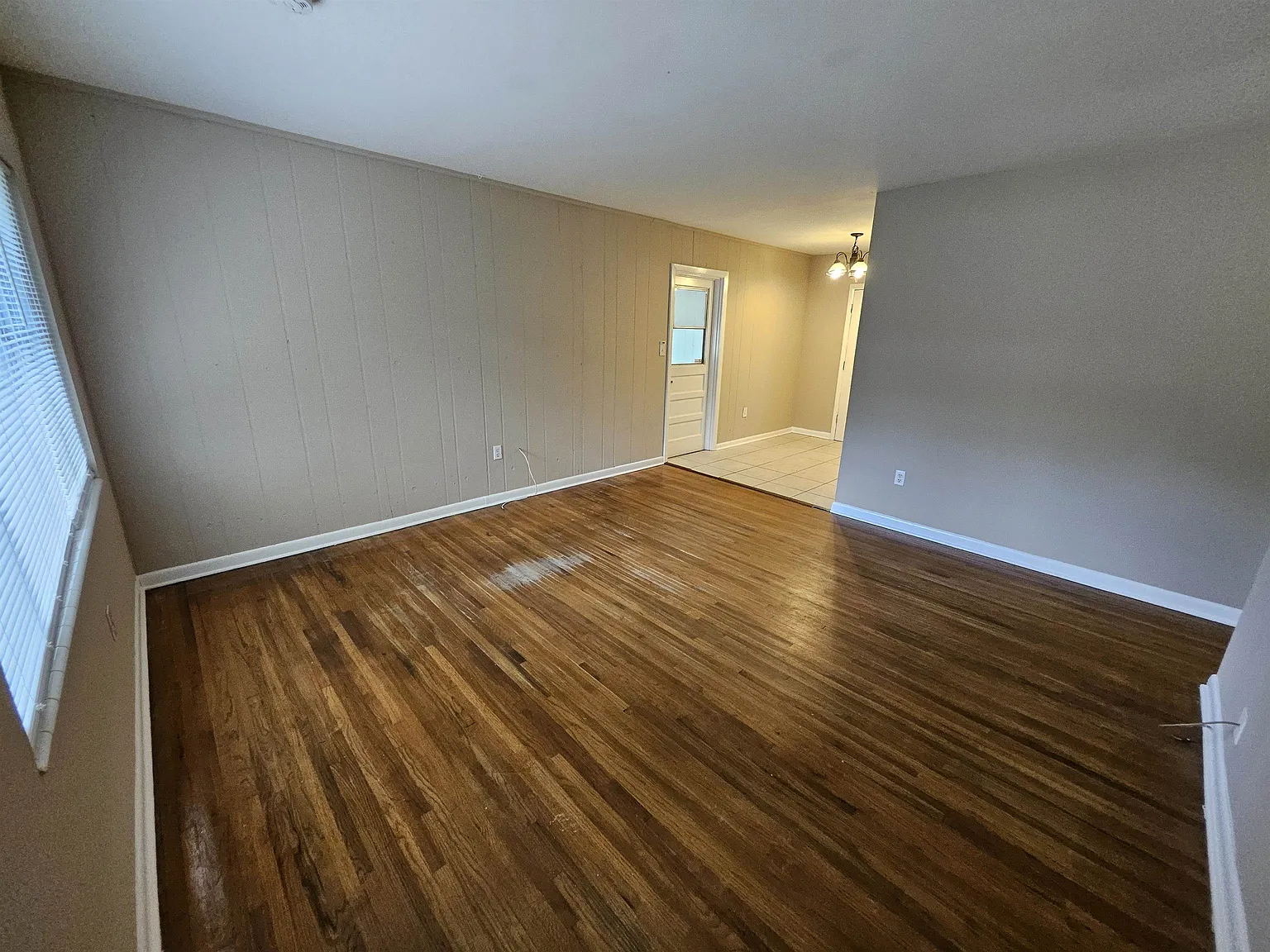 3 bed, 1.0 bath, 864 sqft, $1,500 — Photo 3