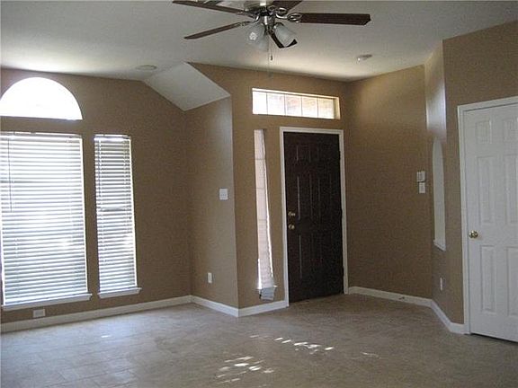 5th image of 6808 Country Club Dr