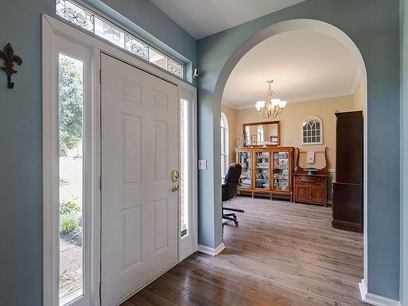 2nd image of 237 Dandridge Dr