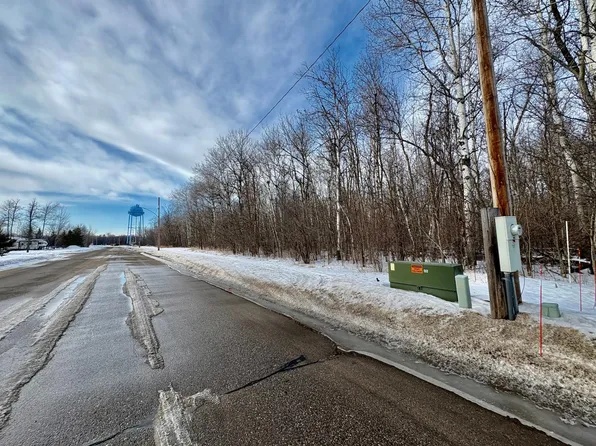 1 Minnesota Ave NE, Warroad, MN 56763