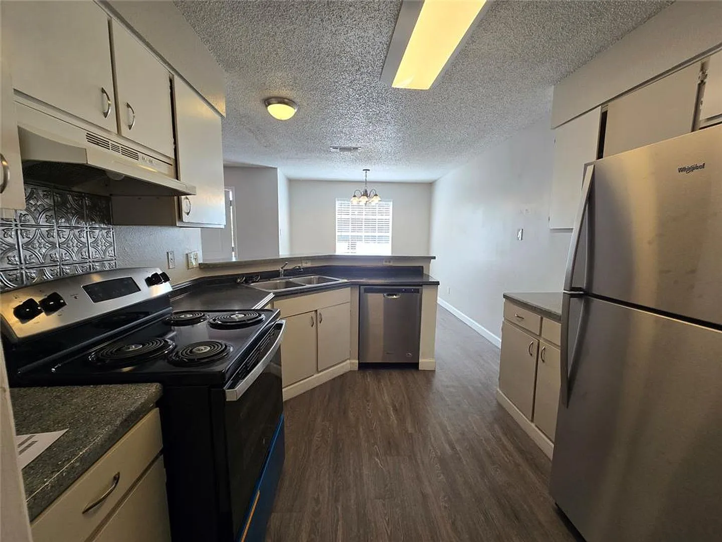 Nice 2 bedroom 2 bath apartment w/patio — Photo 1