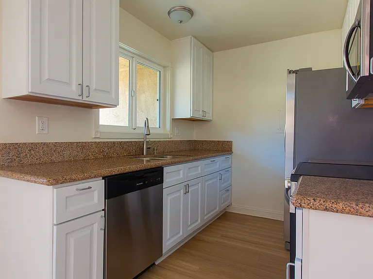 2320 Clark Ln #2 — Photo 8