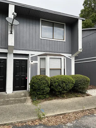2560 SW 31st Pl Photo 1 2560 SW 31st Pl Photo 1
