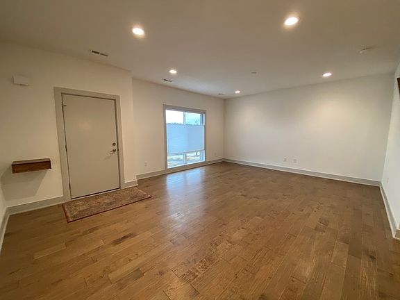 4th image of 522 SW 12th St