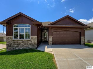 18855 Mason Plz, Elkhorn, NE 68022