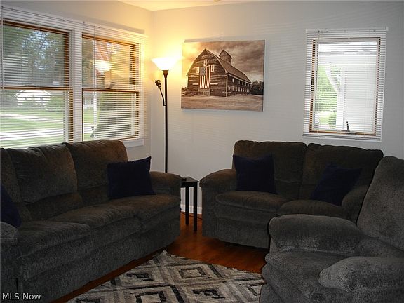 5th image of 1453 Harvard Dr