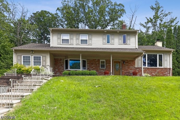 2nd image of 6 Miller Ave