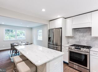 3005 Crane Dr, Falls Church, VA 22042
