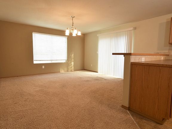 4th image of 2531 E Lynnwood Dr