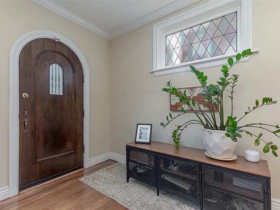 3rd image of 7338 Ahern Ave