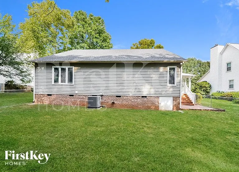 1510 Barry Oak Ct — Photo 15