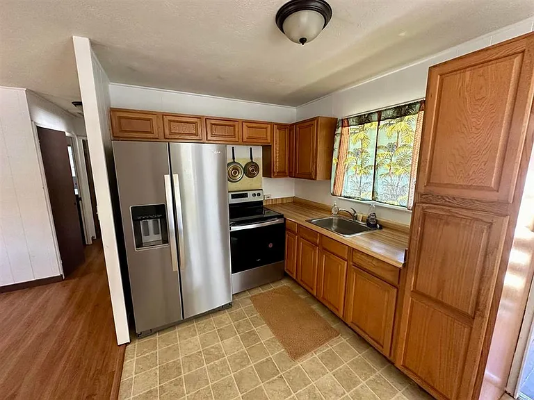 390 Auhana Rd — Photo 10