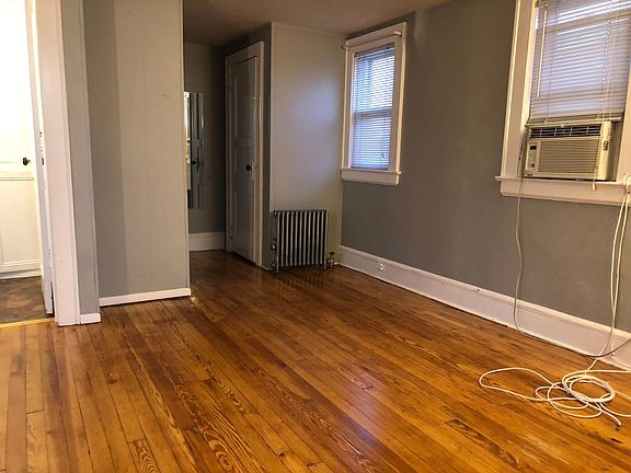 3rd image of 19 Harvard St #A