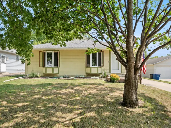 1919 E 28th St, Des Moines, IA 50317