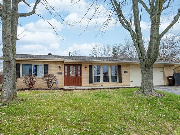 2nd image of 105 Glenwood Ct