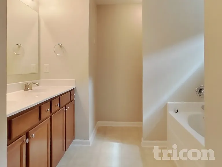 223 Madison Ave — Photo 10