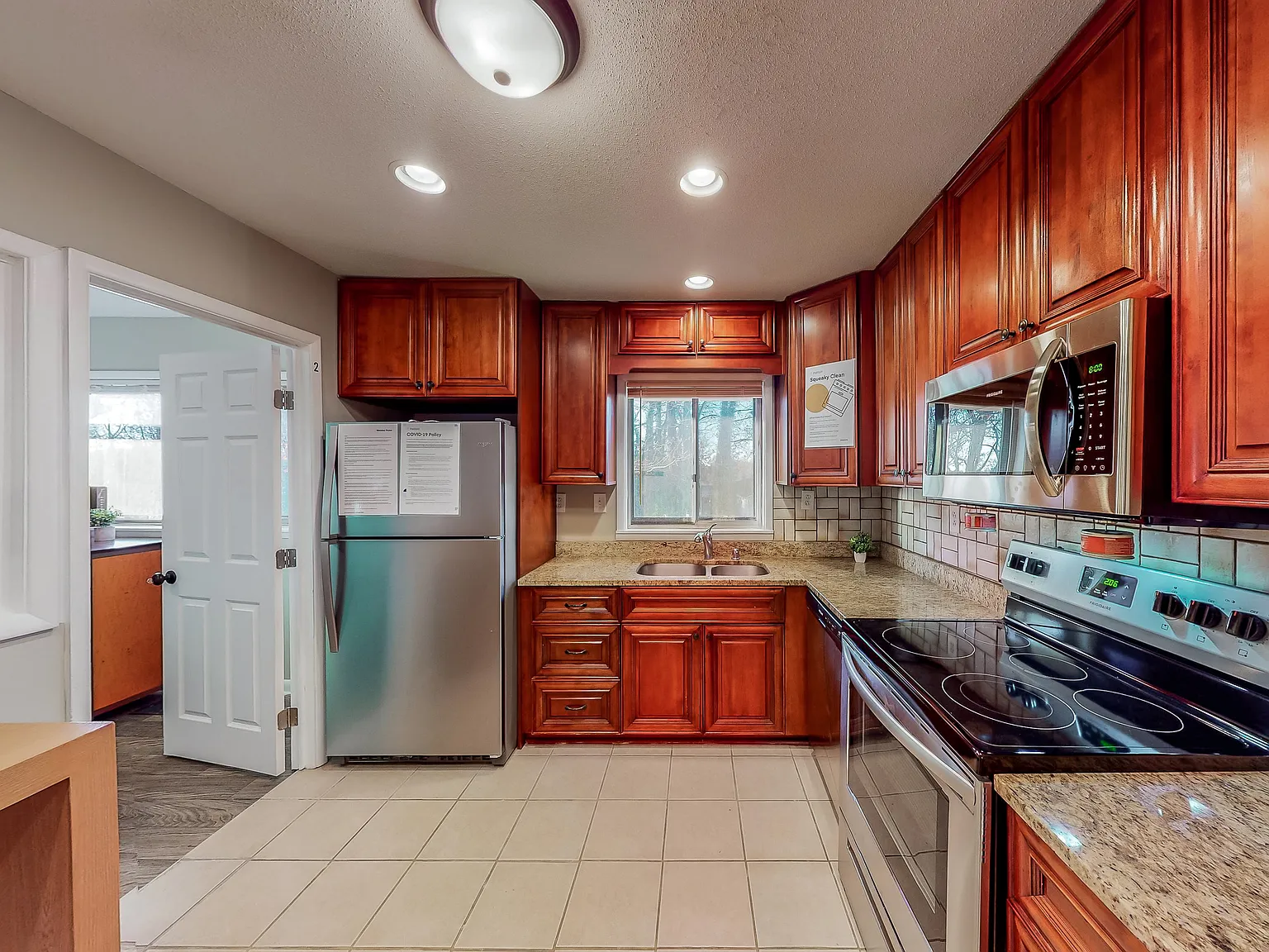 4 bed, 2.0 bath, 1640 sqft, $706 — Photo 3