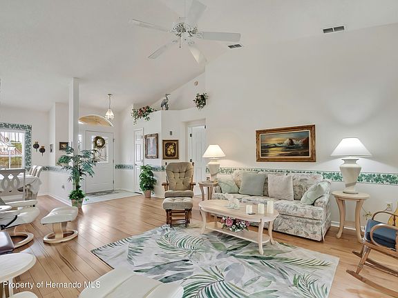 5th image of 2353 Summercrest Ln