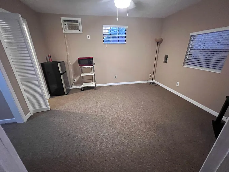 1016 W Indiana Ave — Photo 21