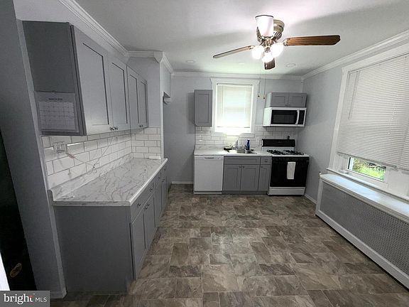 3rd image of 3530 Solly Ave