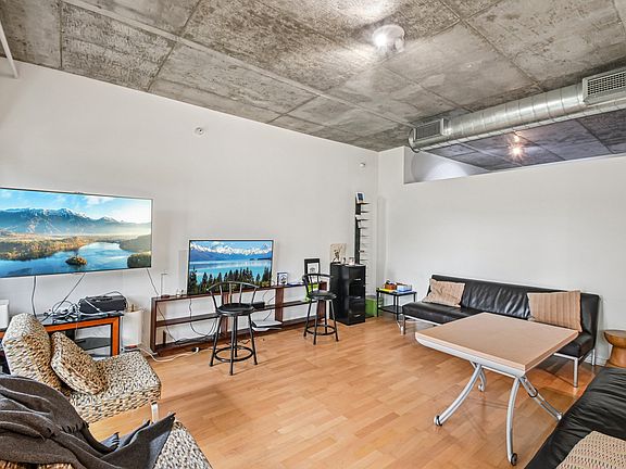 5th image of 807 Davis St Unit 314