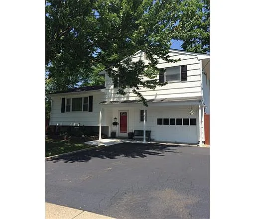 18 Lydia Ln photo 1