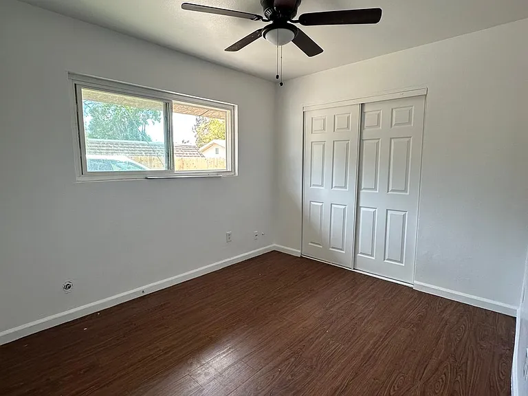 1218 Helix St #1218 — Photo 8