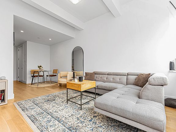 4th image of 50 Murray St #12071